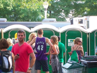 Illustration for article titled Look At These Fucking Hoopsters At Lollapalooza
